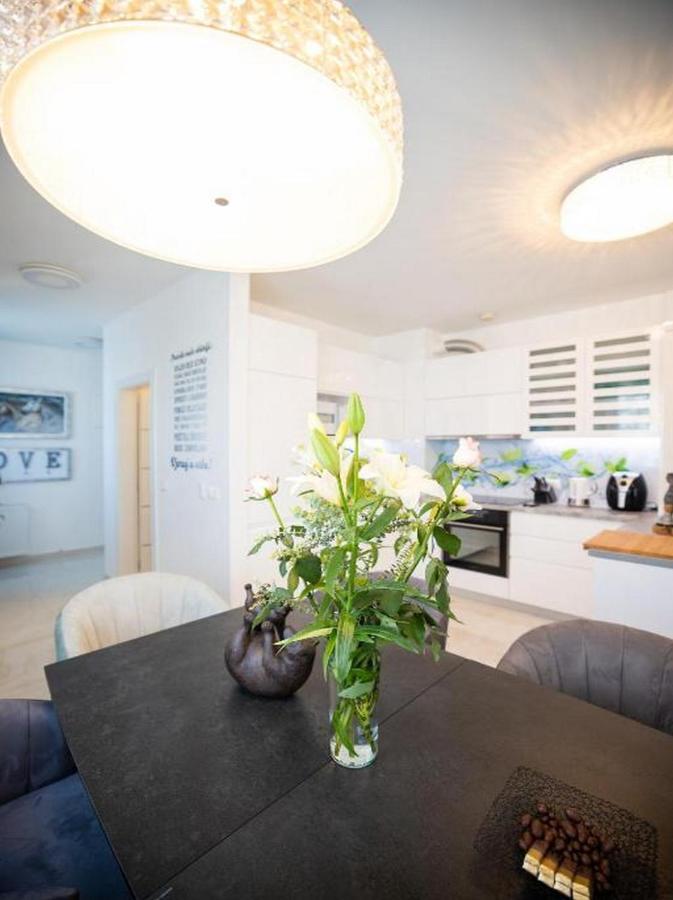 Tirkizni Val Appartement Zadar Buitenkant foto